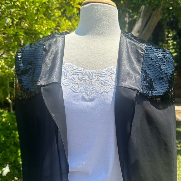 100% Polyester - Picture 5 of 10